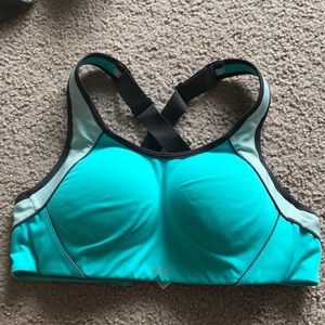 Push-up Victoria's Secret sports bra